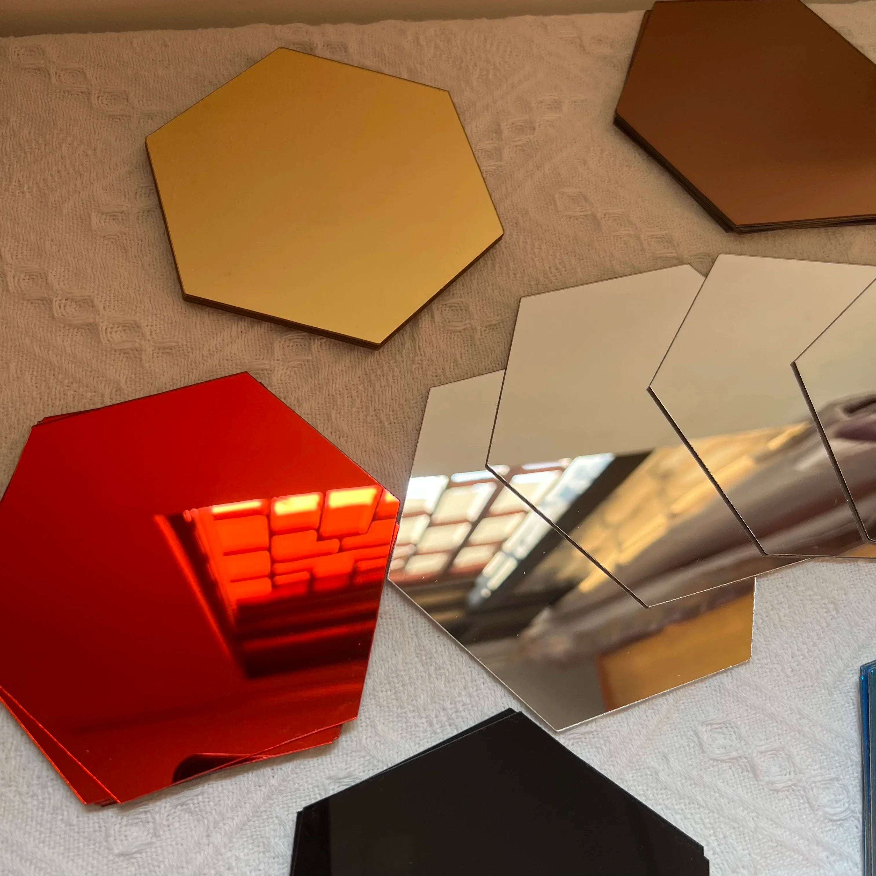 Hexagon 3D Mirror Wall Stickers – Self-Adhesive Acrylic Decor Decals (6/12 Pack)